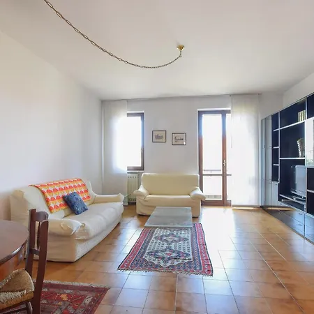 2 Bedroom Beautiful In Cisano Di Bardolino 펜션 Calmasino