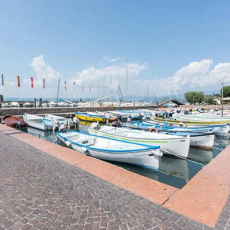 2 Bedroom Beautiful In Cisano Di Bardolino 펜션 *