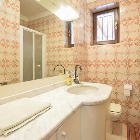 펜션 2 Bedroom Beautiful In Cisano Di Bardolino